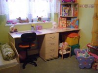 psací stůl dětského pokoje - materiál lamino
